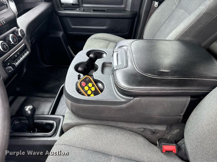 image for item EG5930 2019 Dodge Ram 5500 Crew Cab bale bed truck