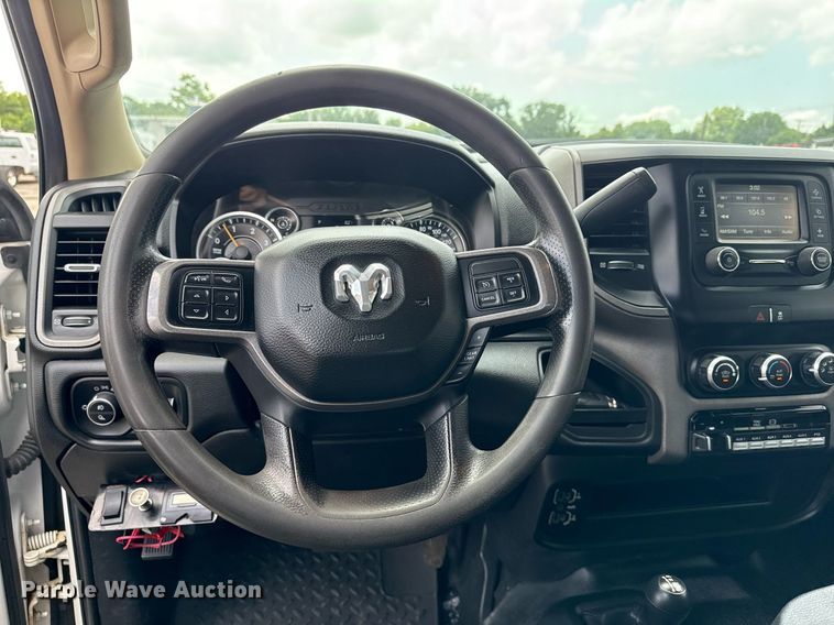 image for item EG5930 2019 Dodge Ram 5500 Crew Cab bale bed truck