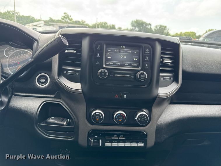 image for item EG5930 2019 Dodge Ram 5500 Crew Cab bale bed truck