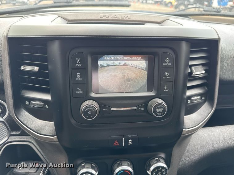 image for item EG5930 2019 Dodge Ram 5500 Crew Cab bale bed truck