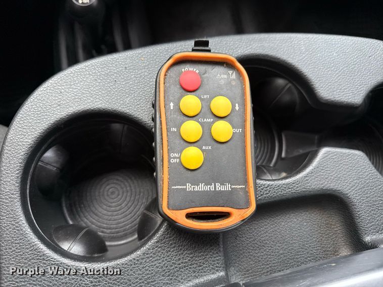 image for item EG5930 2019 Dodge Ram 5500 Crew Cab bale bed truck