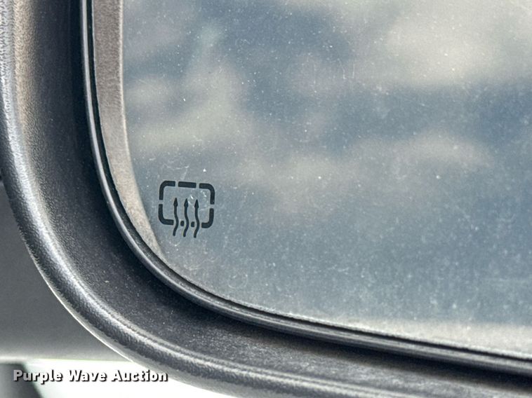 image for item EG5930 2019 Dodge Ram 5500 Crew Cab bale bed truck