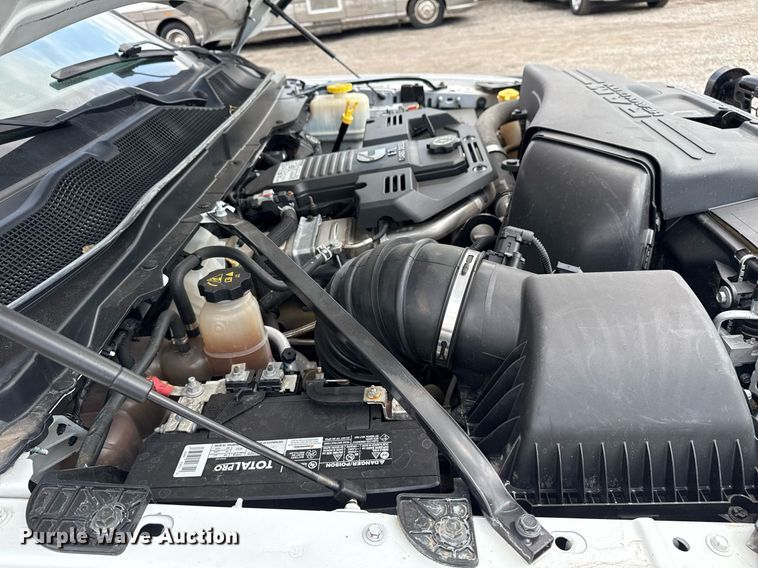 image for item EG5930 2019 Dodge Ram 5500 Crew Cab bale bed truck