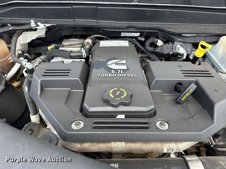 image for item EG5930 2019 Dodge Ram 5500 Crew Cab bale bed truck