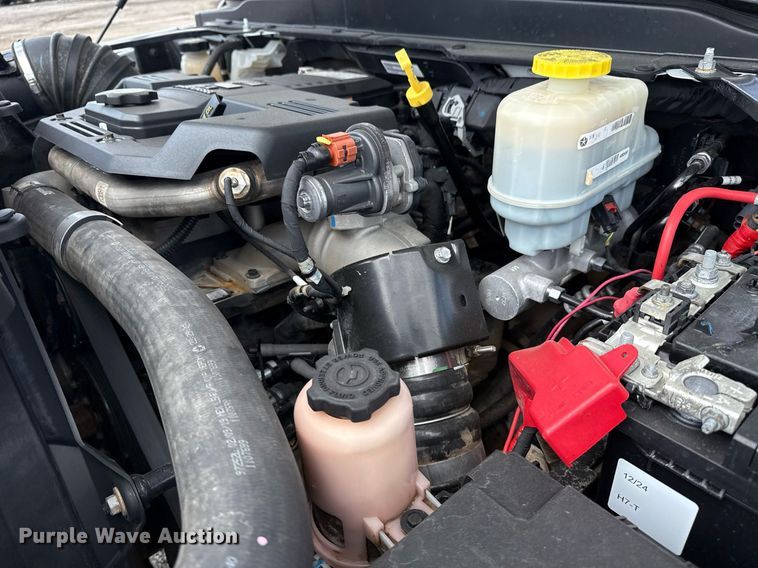 image for item EG5930 2019 Dodge Ram 5500 Crew Cab bale bed truck