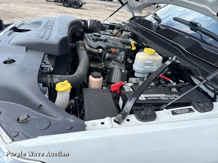 image for item EG5930 2019 Dodge Ram 5500 Crew Cab bale bed truck