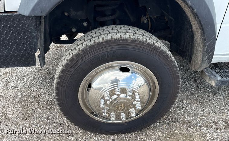 image for item EG5930 2019 Dodge Ram 5500 Crew Cab bale bed truck