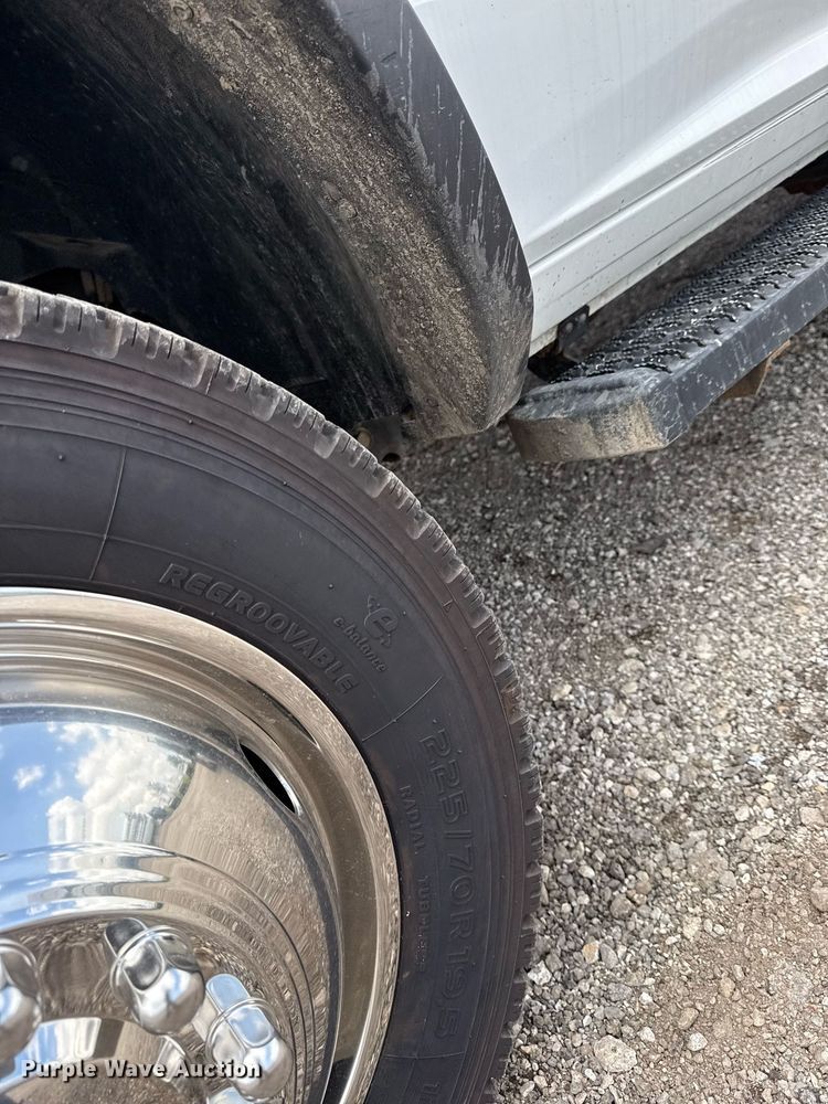 image for item EG5930 2019 Dodge Ram 5500 Crew Cab bale bed truck