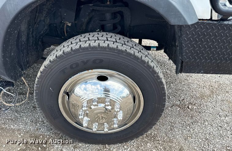 image for item EG5930 2019 Dodge Ram 5500 Crew Cab bale bed truck