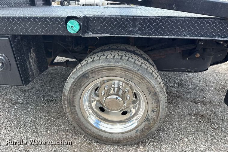 image for item EG5930 2019 Dodge Ram 5500 Crew Cab bale bed truck