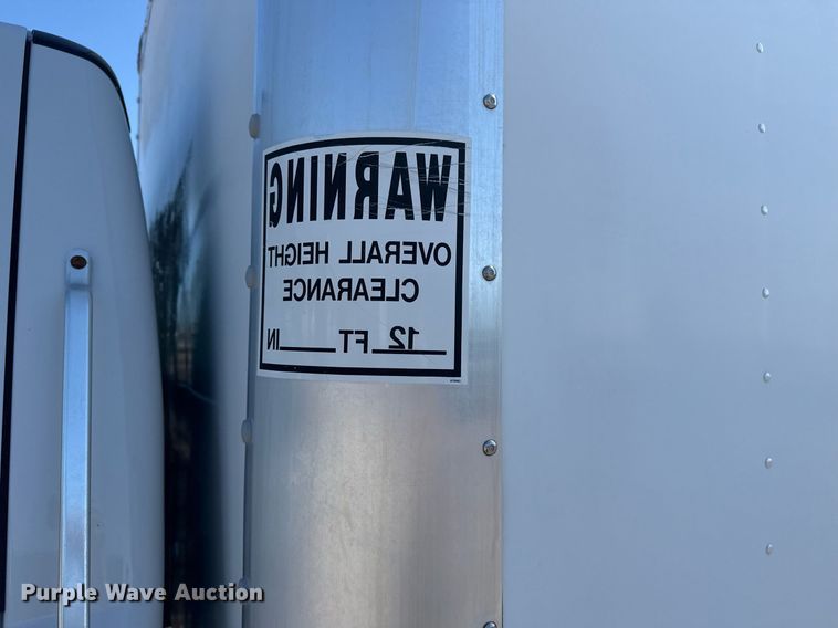 image for item EG5934 2013 Ford F650 Super Duty box truck