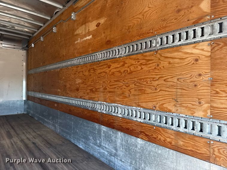 image for item EG5934 2013 Ford F650 Super Duty box truck