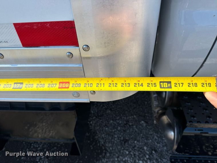 image for item EG5934 2013 Ford F650 Super Duty box truck