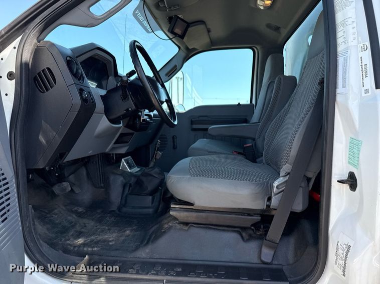 image for item EG5934 2013 Ford F650 Super Duty box truck