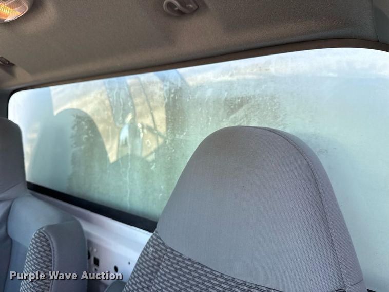 image for item EG5934 2013 Ford F650 Super Duty box truck