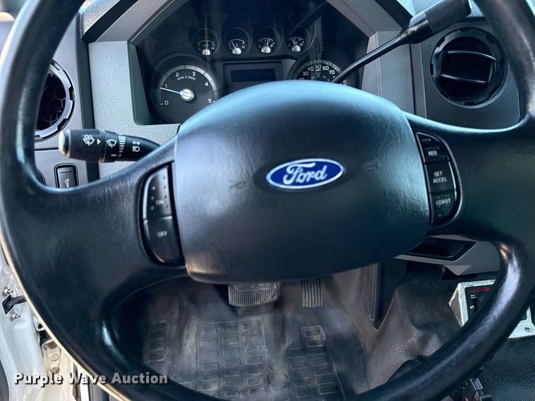 image for item EG5934 2013 Ford F650 Super Duty box truck