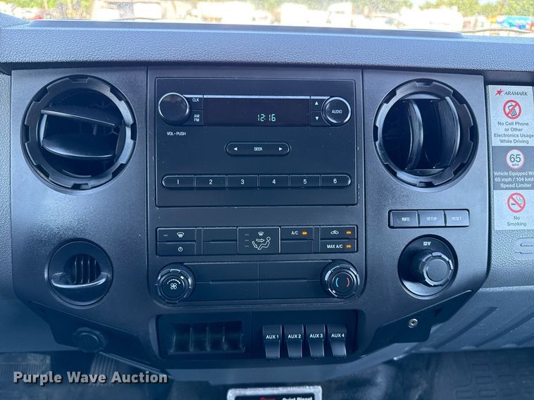 image for item EG5934 2013 Ford F650 Super Duty box truck