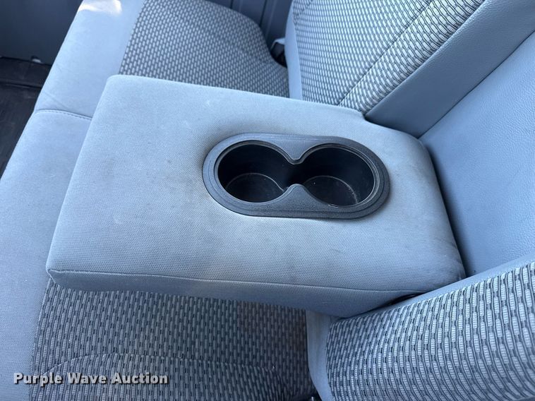 image for item EG5934 2013 Ford F650 Super Duty box truck