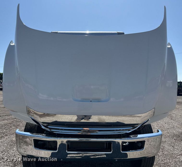 image for item EG5934 2013 Ford F650 Super Duty box truck