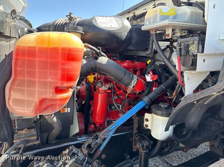 image for item EG5934 2013 Ford F650 Super Duty box truck