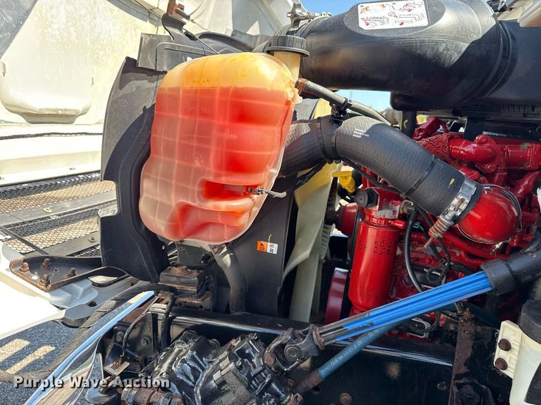 image for item EG5934 2013 Ford F650 Super Duty box truck