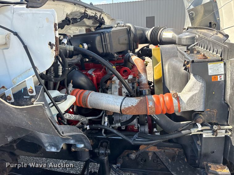 image for item EG5934 2013 Ford F650 Super Duty box truck