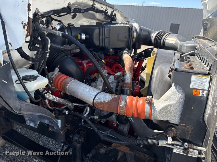 image for item EG5934 2013 Ford F650 Super Duty box truck