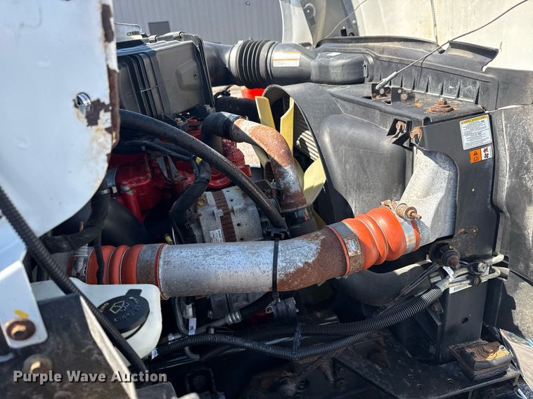 image for item EG5934 2013 Ford F650 Super Duty box truck