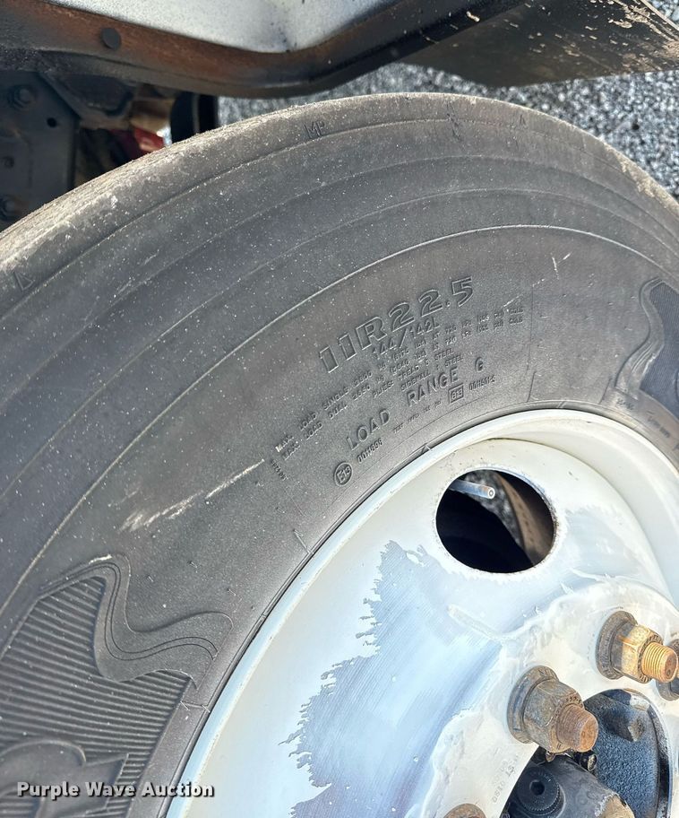 image for item EG5934 2013 Ford F650 Super Duty box truck