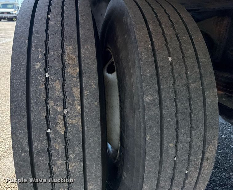 image for item EG5934 2013 Ford F650 Super Duty box truck