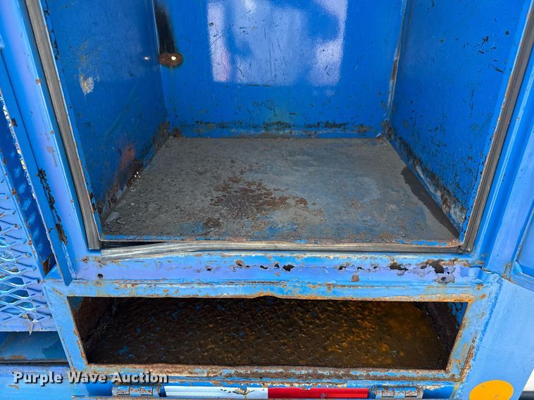 image for item EG5936 2014 Ford F450 Super Duty  Crew Cab utility / service truck