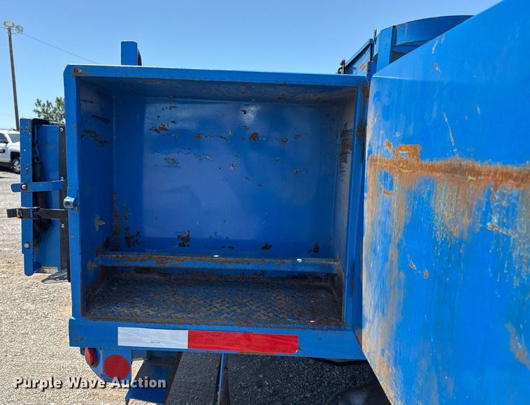 image for item EG5936 2014 Ford F450 Super Duty  Crew Cab utility / service truck