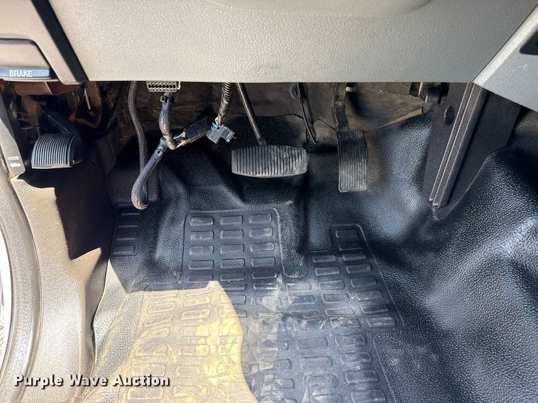 image for item EG5936 2014 Ford F450 Super Duty  Crew Cab utility / service truck