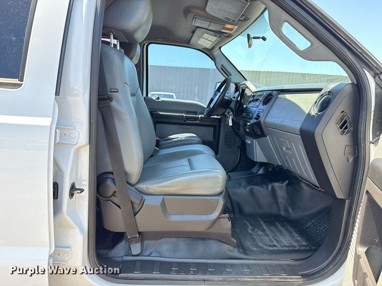 image for item EG5936 2014 Ford F450 Super Duty  Crew Cab utility / service truck