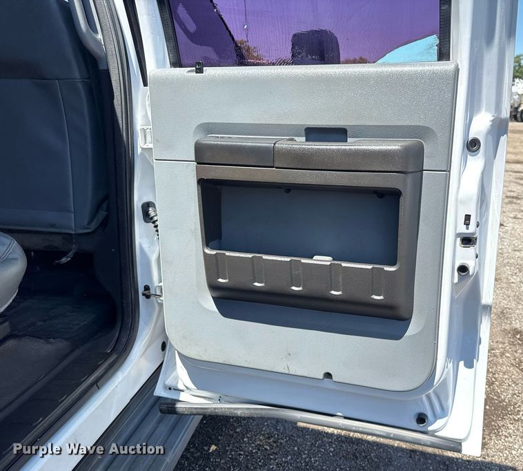 image for item EG5936 2014 Ford F450 Super Duty  Crew Cab utility / service truck