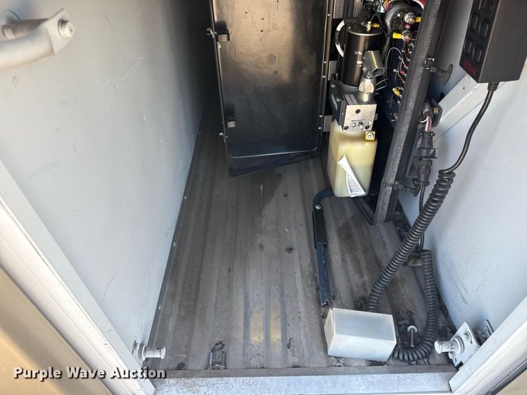 image for item EG5938 2009 Blue Bird Coachworks coach bus