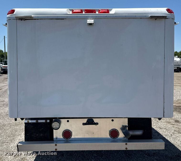image for item EG5940 2019 Ford F550 Super Duty refrigerated truck