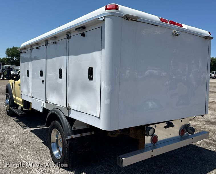 image for item EG5940 2019 Ford F550 Super Duty refrigerated truck