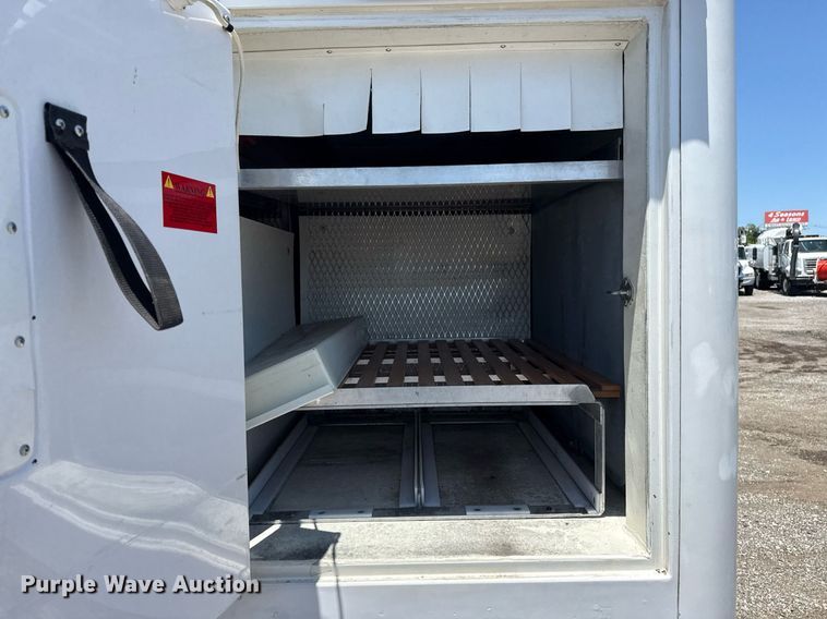 image for item EG5940 2019 Ford F550 Super Duty refrigerated truck