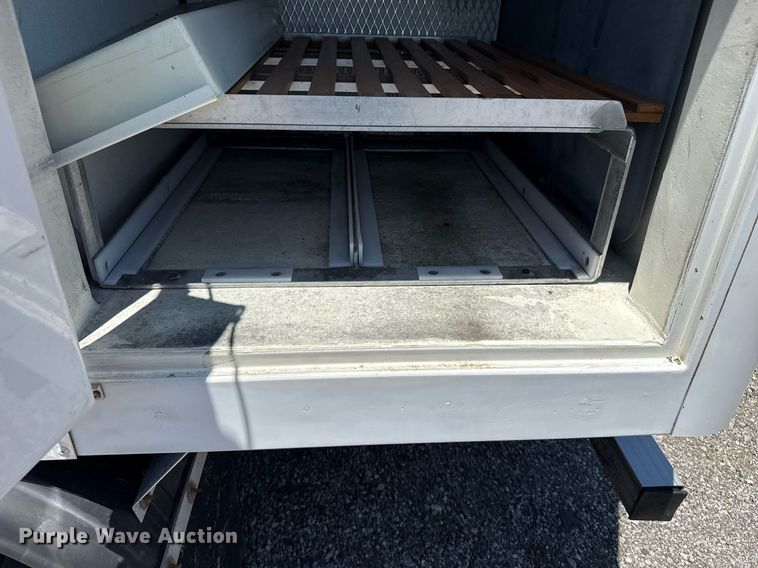 image for item EG5940 2019 Ford F550 Super Duty refrigerated truck