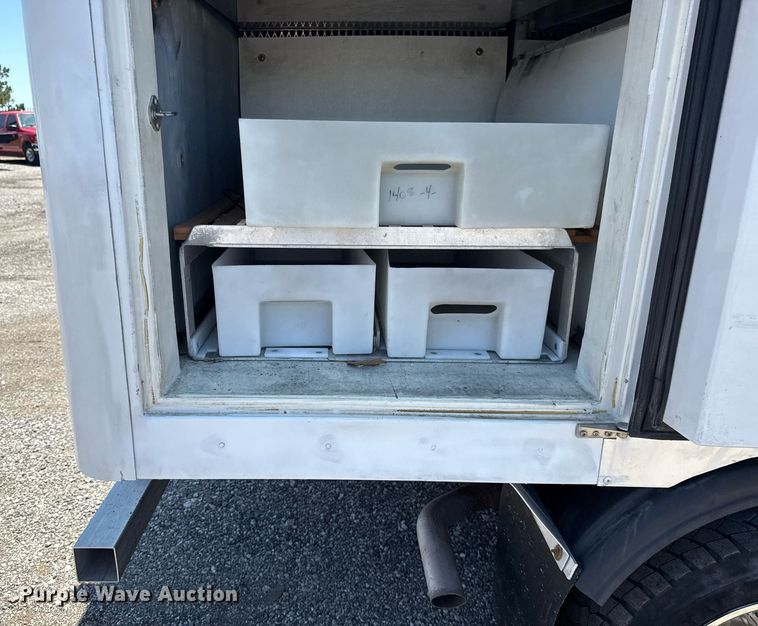 image for item EG5940 2019 Ford F550 Super Duty refrigerated truck