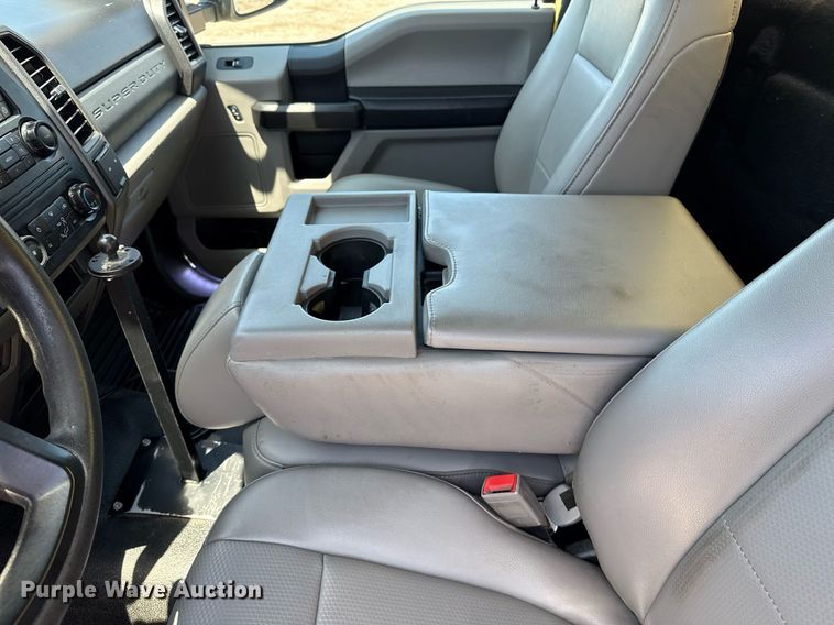 image for item EG5940 2019 Ford F550 Super Duty refrigerated truck