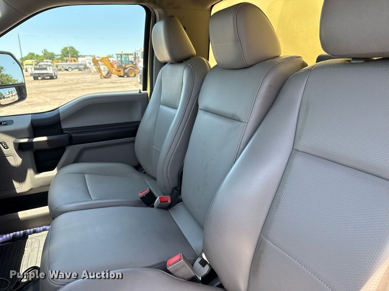 image for item EG5940 2019 Ford F550 Super Duty refrigerated truck