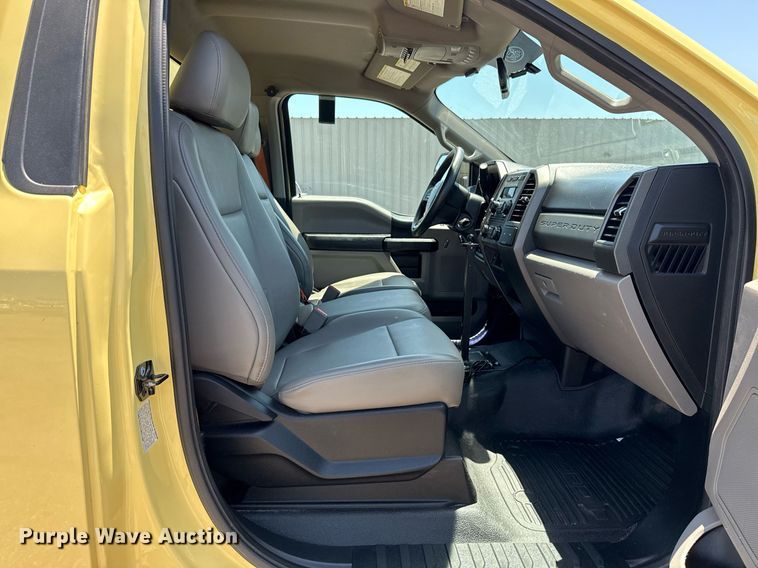 image for item EG5940 2019 Ford F550 Super Duty refrigerated truck