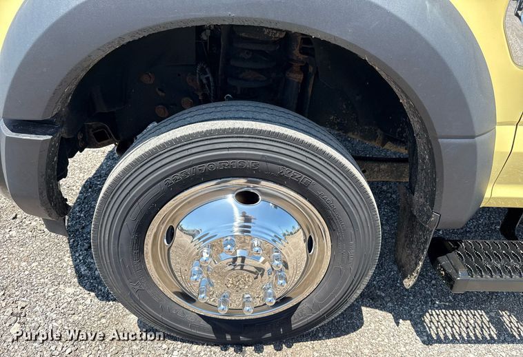 image for item EG5940 2019 Ford F550 Super Duty refrigerated truck