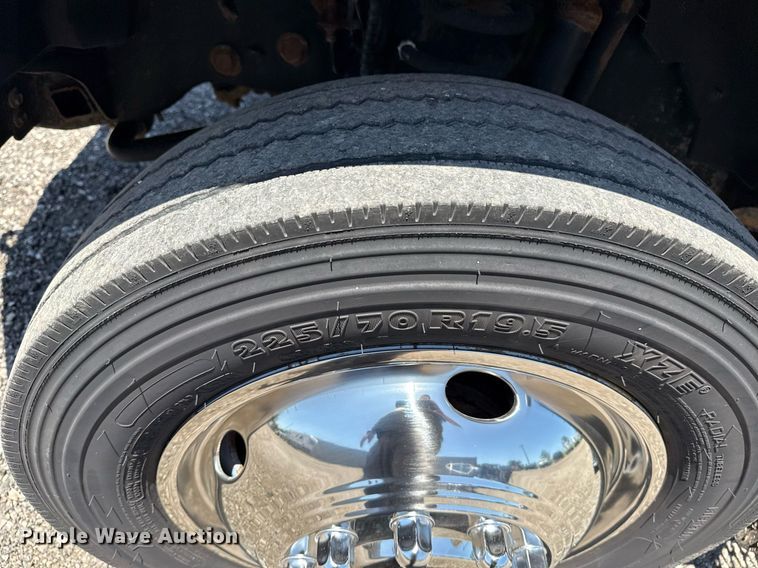 image for item EG5940 2019 Ford F550 Super Duty refrigerated truck