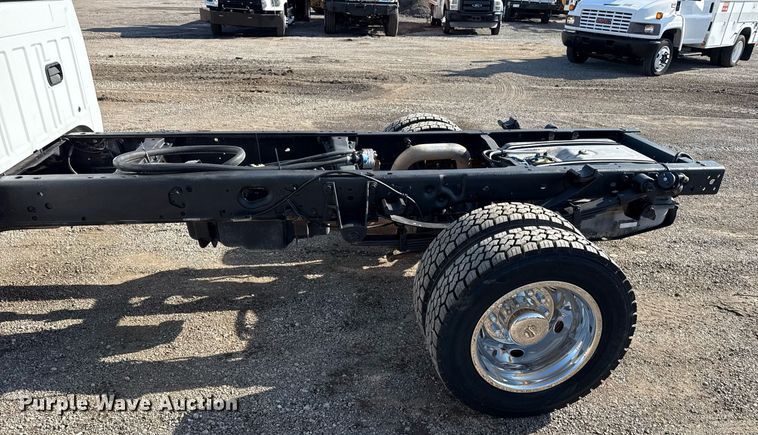 image for item EG5944 2013 Ford F550 Super Duty Crew Cab truck cab and chassis