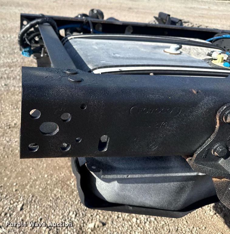 image for item EG5944 2013 Ford F550 Super Duty Crew Cab truck cab and chassis