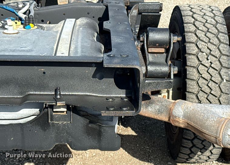 image for item EG5944 2013 Ford F550 Super Duty Crew Cab truck cab and chassis