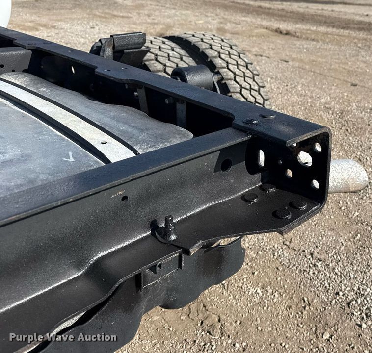 image for item EG5944 2013 Ford F550 Super Duty Crew Cab truck cab and chassis